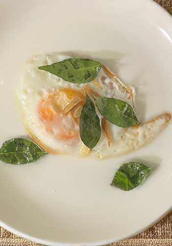 カレーリーフを食べてみる